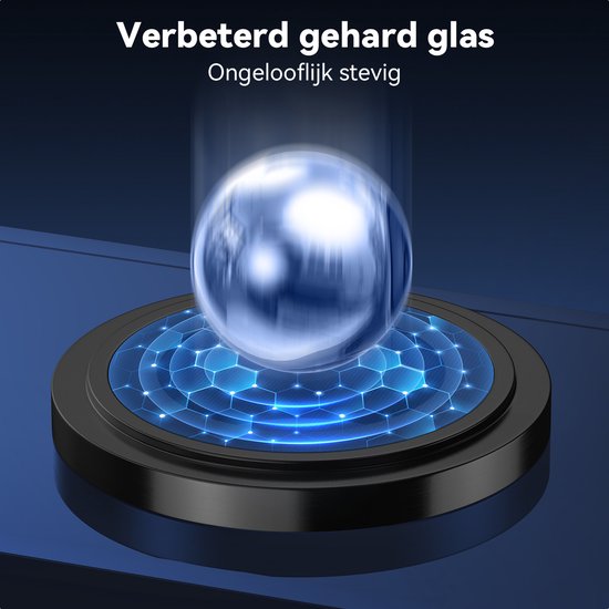 Een glazen bal rust op een ronde zwarte basis met blauwe, lichtgevende lijnen, ter illustratie van verbeterd gehard glas.