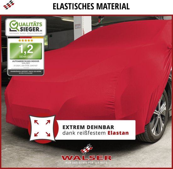 Een rode autoverdekking die een auto bedekt, met een logo en een kwaliteitszegel.