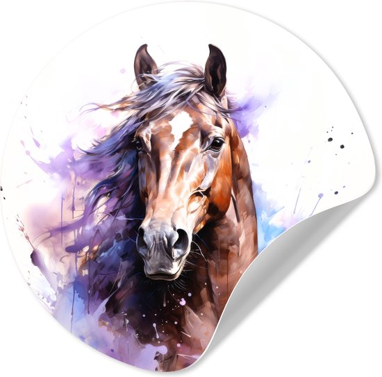 Cirkelvormige muursticker met een paard in aquarelverf, met paarse accenten.