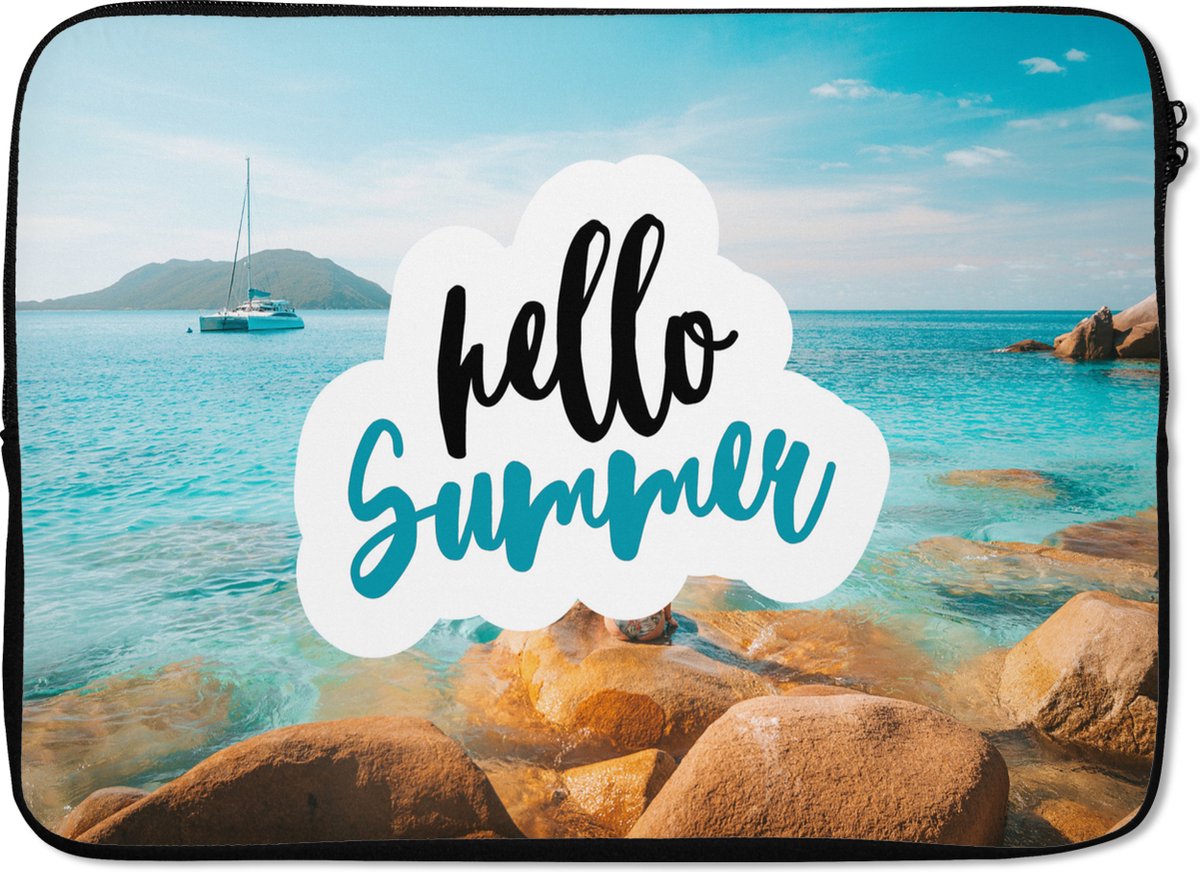 Laptophoes 14 inch - Zomer - Quote - Boot - Zee - Laptop sleeve - Binnenmaat 33x23 cm - Zwarte achterkant
