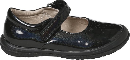Zwarte lakleren ballerina met glitterdetails en klittenbandsluiting. Ronde neus met perforaties.