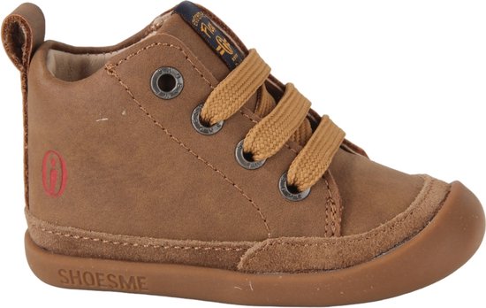 Bruine leren Shoesme bootie met veters. Rode i-print op de zijkant.