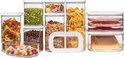 Ensemble de bocaux Mepal avec divers aliments tels que des pâtes, des céréales, des haricots, des bonbons, du fromage et de la charcuterie.