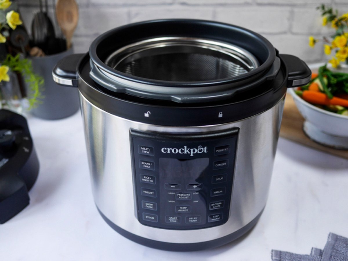 Afbeelding 2 van CrockPot Express Pot Pressure, Slow & Multi Cooker PLUS 5,6L (inclusief stoommand en tang) NIEUW