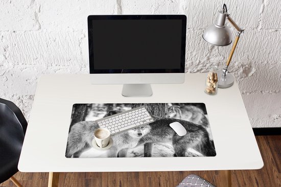 Muismat XXL 90x45 cm - Bureau onderlegger - Bureau mat Groep wolven in zwart-wit - Bureaumat - Gaming mousepad xl - Bureaulegger groot - Computer deskmat