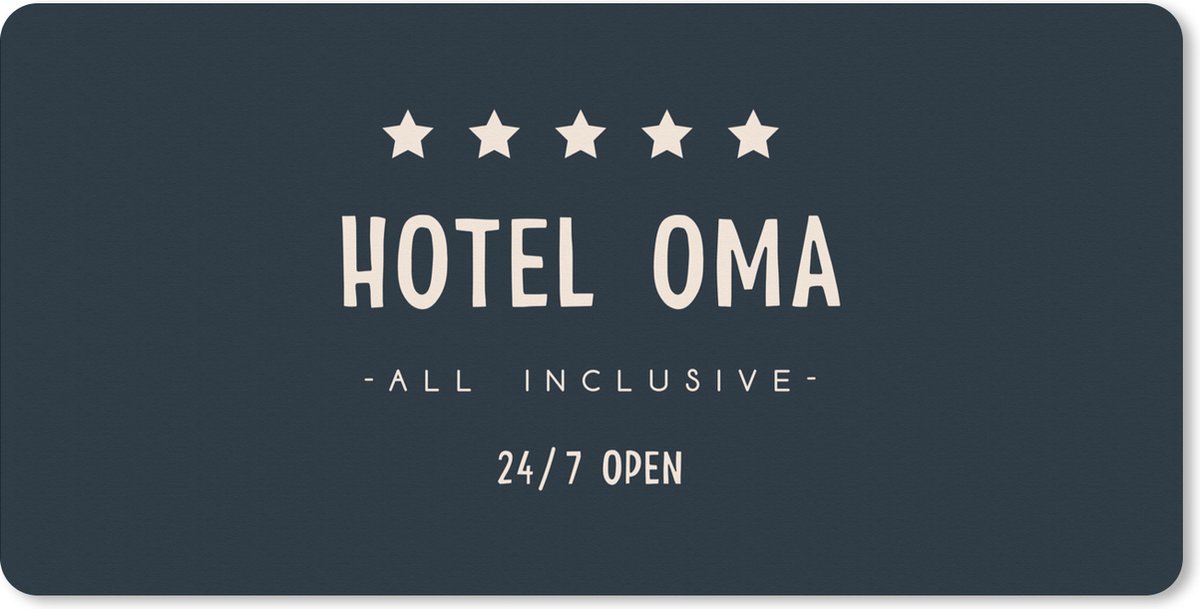 Muismat XXL 90x45 cm - Bureau onderlegger - Bureau mat Hotel oma - Oma - Lieve oma - Moederdag - Bureaumat - Gaming mousepad xl - Bureaulegger groot - Computer deskmat
