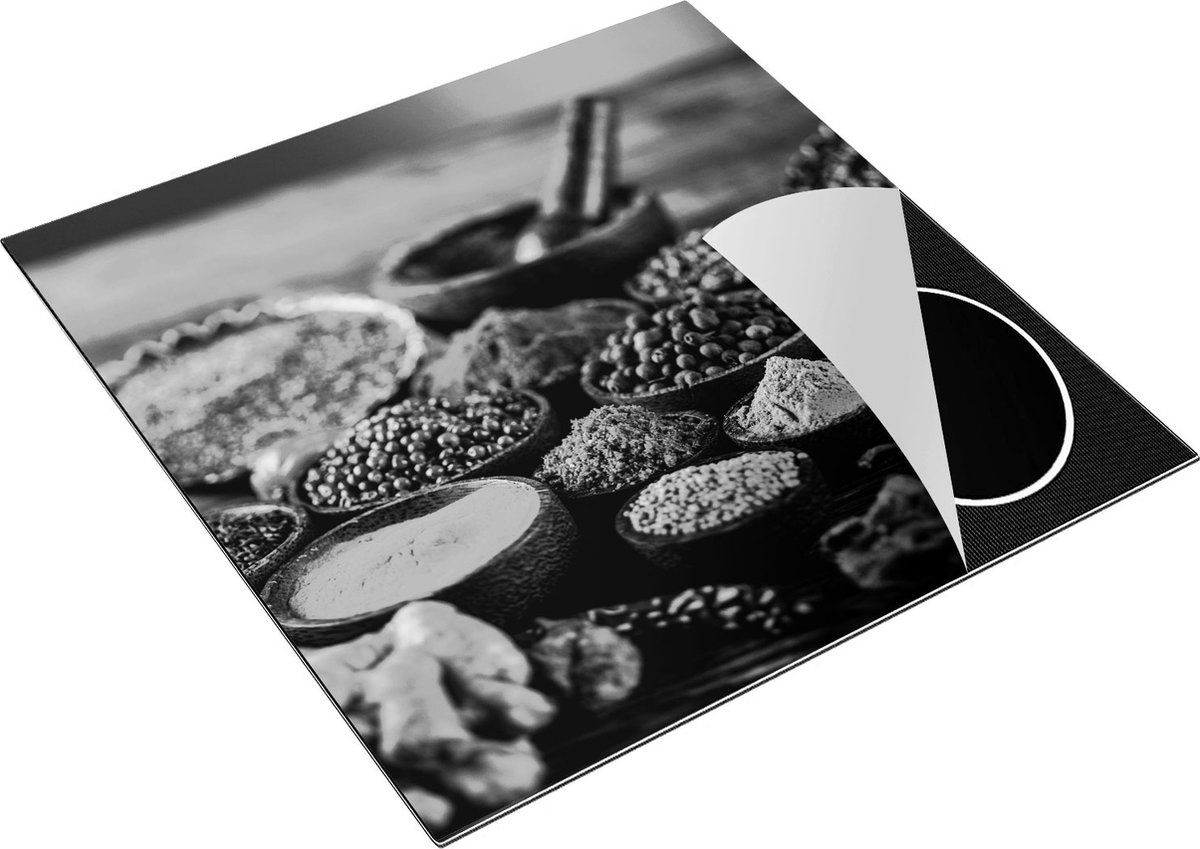 Chefcare Inductie Beschermer Diverse Kleurrijke Kruiden op Tafel - Zwart Wit - 78x78 cm - Afdekplaat Inductie - Kookplaat Beschermer - Inductie Mat