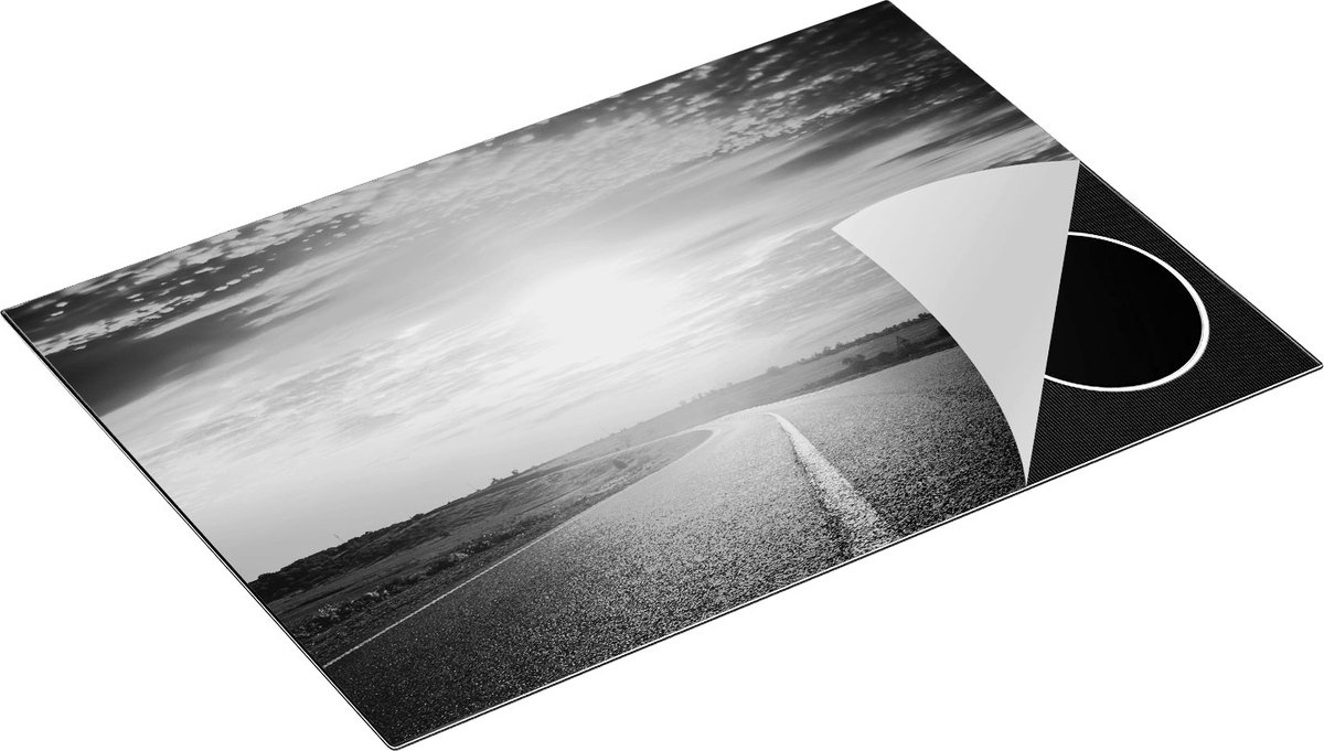 Chefcare Inductie Beschermer Zonsondergang Over de Weg met een Rode Lucht - Zwart Wit - 75x52 cm - Afdekplaat Inductie - Kookplaat Beschermer - Inductie Mat