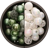 Bellatio Decorations Kerstballen mix - 74-delig - parelmoer wit en salie groen - 6 cm - kunststof