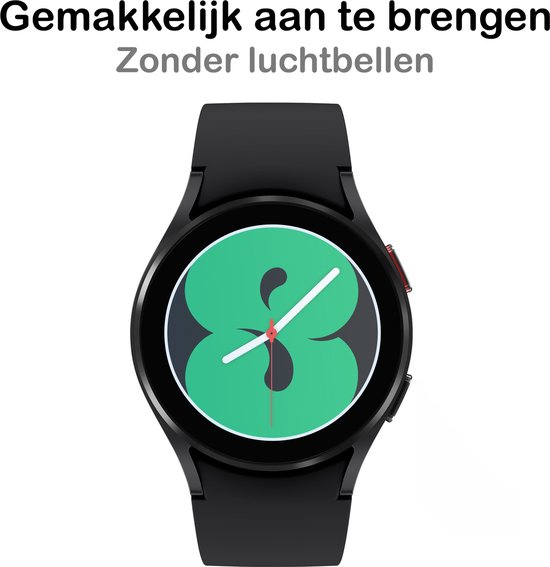 Zwarte smartwatch met groene wijzerplaat. De tekst "Gemakkelijk aan te brengen Zonder luchtbellen" wordt getoond.