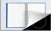 KitchenYeah® Inductie beschermer 76x51.5 cm - Een lege agenda met een ringband op een lichtblauwe achtergrond - Kookplaataccessoires - Afdekplaat voor kookplaat - Inductiebeschermer - Inductiemat - Inductieplaat mat