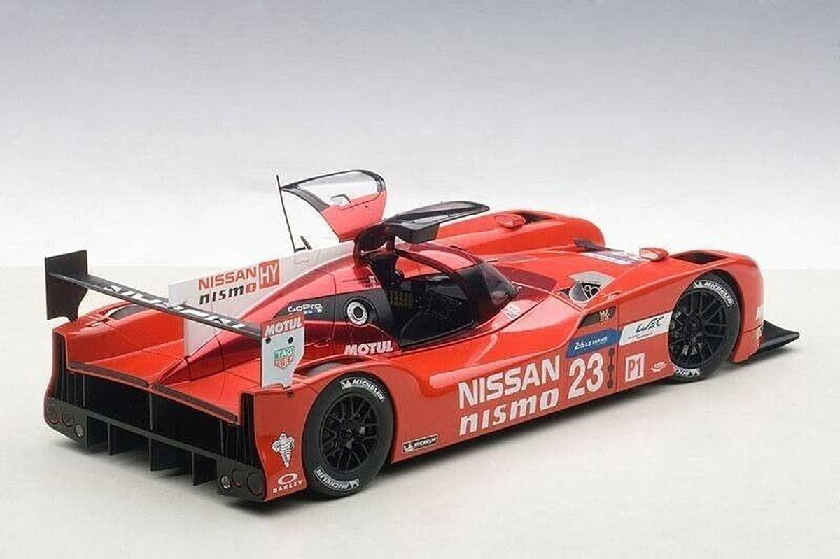 Nissan GT-R LM Nismo #23 Le Mans 2015 - 1:18 - AUTOart | bol.com