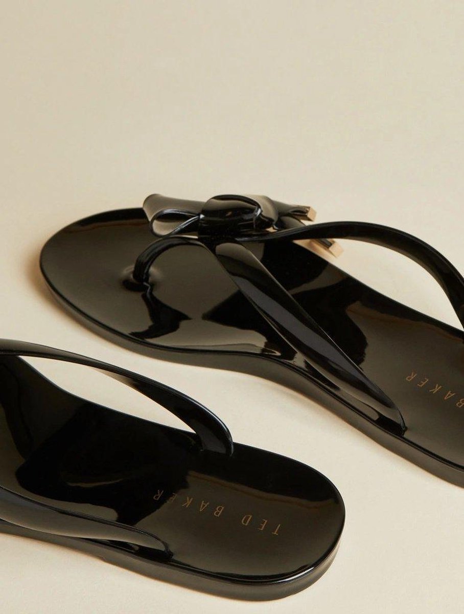 ted baker luzzi flip flops