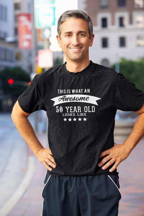 Leuke Grappige Verjaardag T-Shirt 50 Jaar | This is how an awesome 50 year  old look... | bol.com