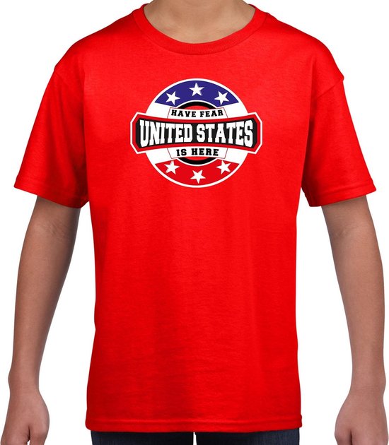 Have fear United States is here t-shirt met sterren embleem in de kleuren van de Amerikaanse vlag - rood - kids - Amerika supporter / Amerikaans elftal fan shirt / EK / WK / kleding 158/164