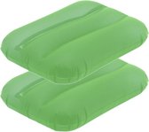 2x Opblaasbare kussentjes groen 28 x 19 cm - Reiskussens - Opblaasbare kussens voor onderweg/strand/zwembad