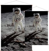 Buzz Aldrin walks on the moon (maanlanding) - Foto op Textielposter - 40 x 60 cm