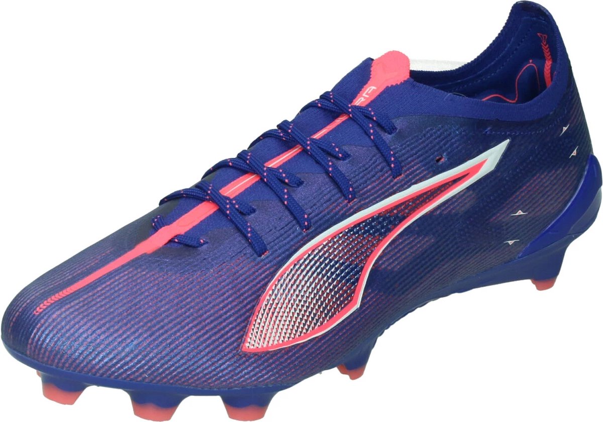 Puma Ultra 5 Ultimate FG voetbalschoen in Lapis Lazuli, wit en Sunset Glow, met synthetisch bovenwerk en textiele voering.