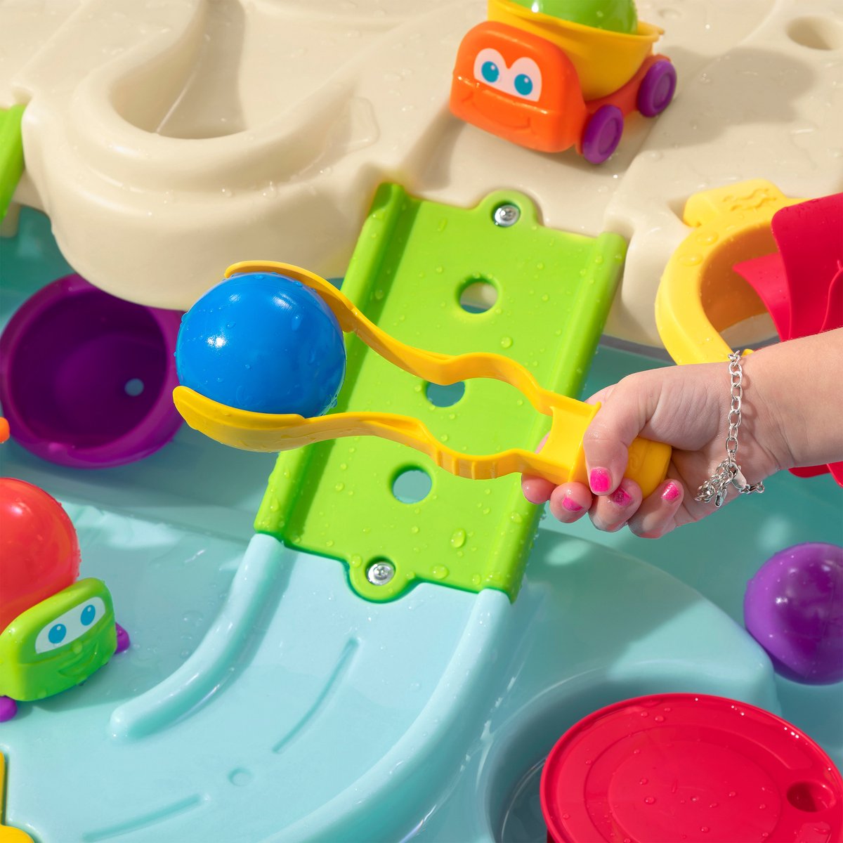 Step2 Ball Buddies Watertafel voor kinderen met ballen - Kinder speelgoed van kunststof met 23 accessoires incl. ballen - Speelgoed activiteitentafel voor binnen of buiten / tuin — afbeelding 5