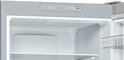 Bovenzijde van zilverkleurige Bosch koelkast met bedieningspaneel met 'NoFrost' en temperatuurinstellingen.