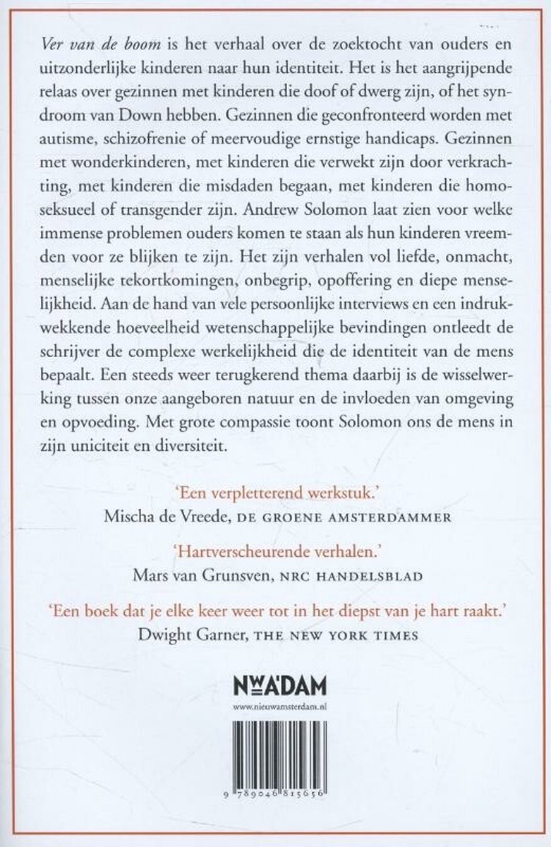 Achterkant van het boek met een samenvatting en recensies.