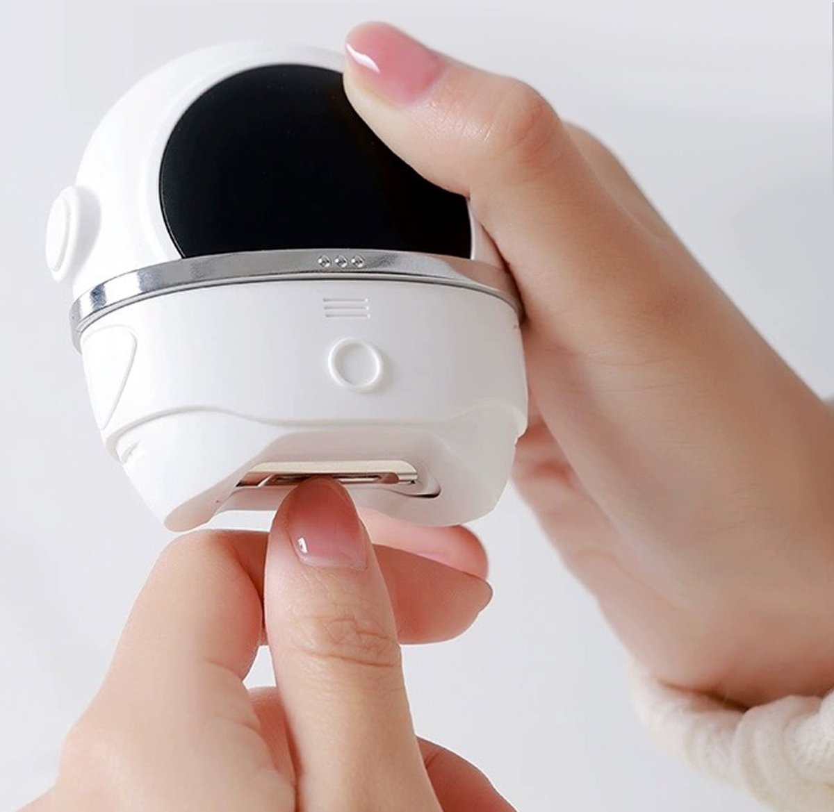 Elektrische Nagelknipper Nagelschaartje Manicure Tool-Stil Geluidsarm Gebogen Ontwerp Elektrische Nageltrimmer（kleur：Wit）Nagelknipper voor Kinderen Ouderen