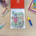 Water Magic Boerderij kleurboek met waterpen, met afbeelding van vogelverschrikker en paard.