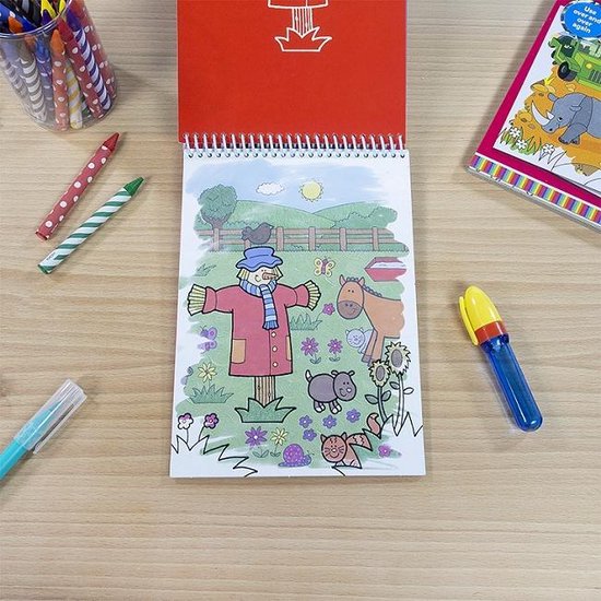 Water Magic Boerderij kleurboek met waterpen, met afbeelding van vogelverschrikker en paard.