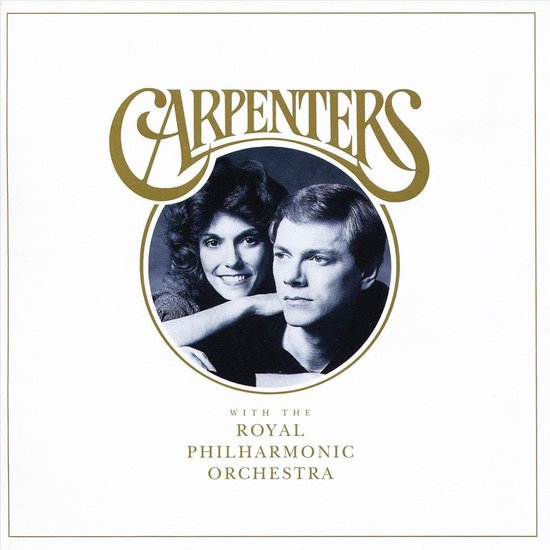 CD-hoes van Carpenters met The Royal Philharmonic Orchestra, met een cirkelvormige foto van Karen en Richard Carpenter.