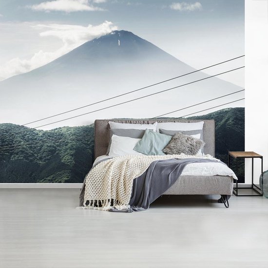 Fotobehang vinyl - Japanse kabelbaan met Mt Fuji op de achtergrond breedte 295 x... |