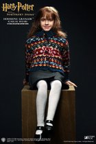 Harry Potter: Hermione Granger Christmas Version 1:6 Scale Figure