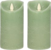 2x Jade groene LED kaarsen / stompkaarsen 15 cm - Luxe kaarsen op batterijen met bewegende vlam