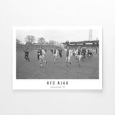 Walljar - Poster Ajax - Voetbalteam - Amsterdam - Eredivisie - Zwart wit - AFC Ajax '73 - 80 x 120 cm - Zwart wit poster