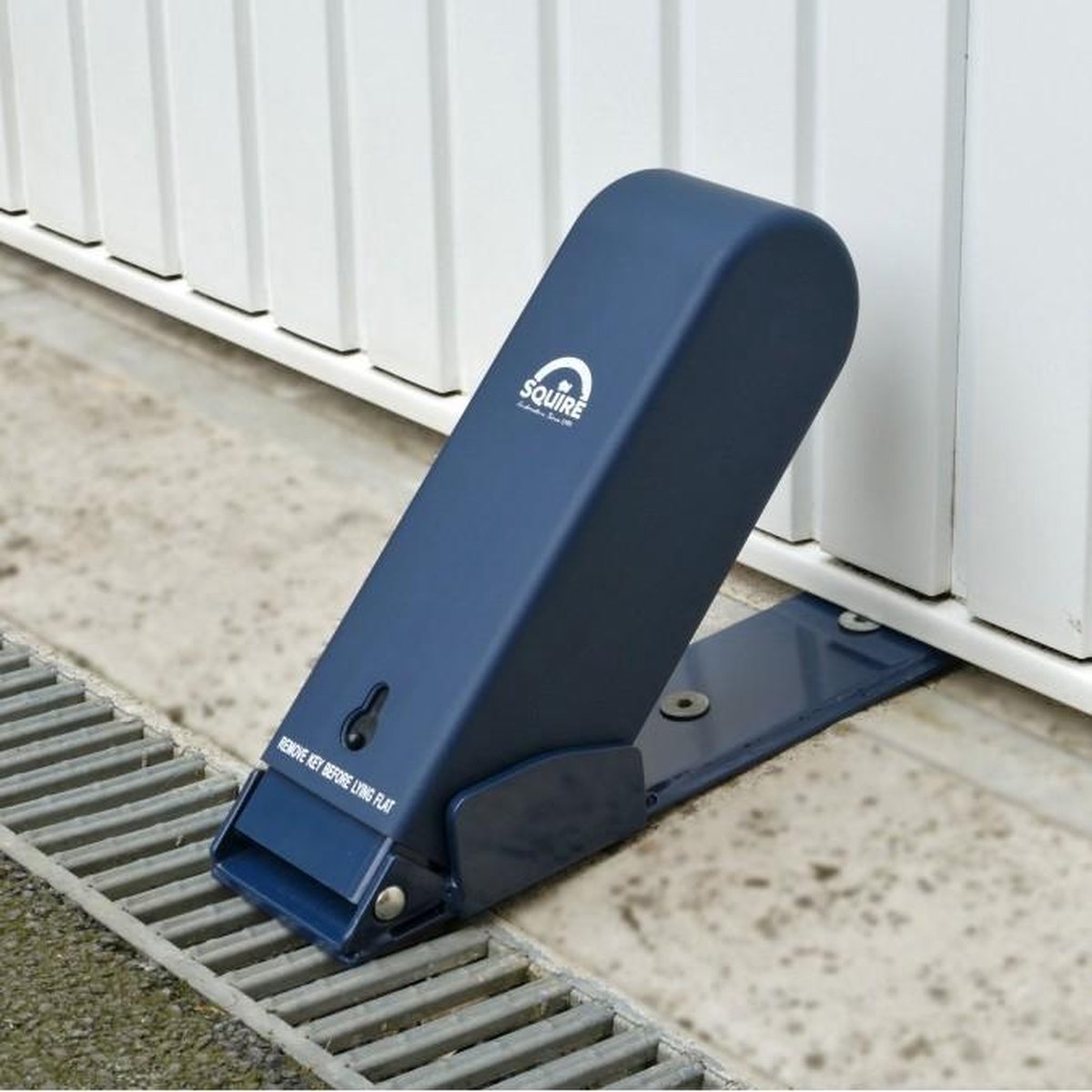 Goedkoopste Garagedeur beveiliging Squire GA5 - Grondanker - Garagedeur slot - Kanteldeur beveiliging