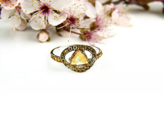 Ring in wit goud gezet met bruine diamant en citrien