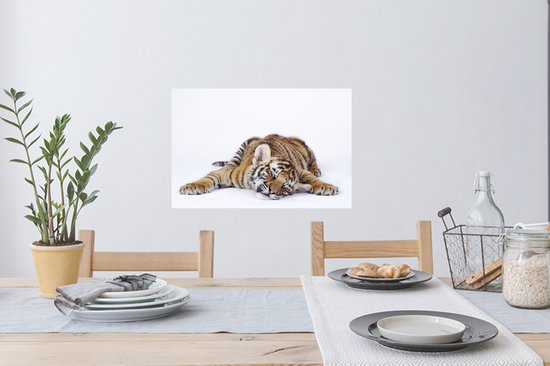 Sticker Muursticker Tigre sur fond blanc - Tigre endormi sur fond blanc - 60x40 cm - film autocollant - sticker mural repositionnable