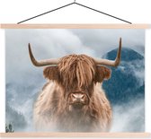 Posterhanger incl. Poster 40x30 cm - Schoolplaat - Schotse hooglander - Mist - Bergen - Textielposter - Blanke latten