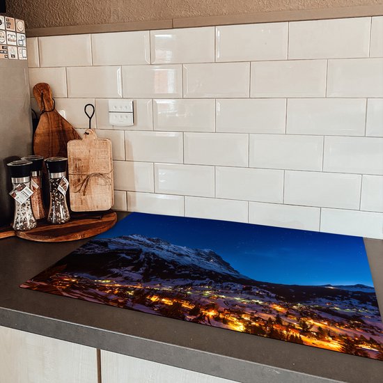 KitchenYeah® Inductie beschermer 76x51.5 cm - Nacht in Grindelwald - Kookplaataccessoires - Afdekplaat voor kookplaat - Inductiebeschermer - Inductiemat - Inductieplaat mat