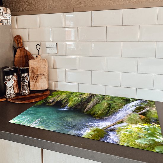 KitchenYeah® Inductie beschermer 78x52 cm - Waterval in het Nationaal park Plitvicemeren in Kroatië - Kookplaataccessoires - Afdekplaat voor kookplaat - Inductiebeschermer - Inductiemat - Inductieplaat mat