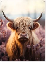 Tuinposter - Tuindoek - Tuinposters buiten - Schotse hooglander - Dieren portret - Bloemen - Dier - 90x120 cm - Tuin