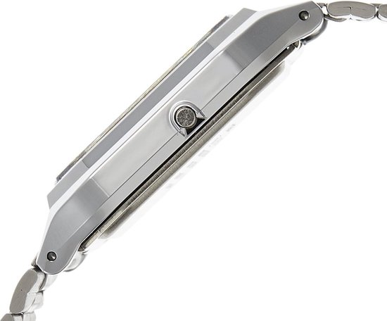 Vue latérale de la montre Casio argentée.