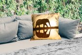 Buitenkussen Weerbestendig - Silhouet van een olifant bij zonsondergang - 50x50 cm