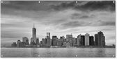 Wanddecoratie buiten Manhattan New York in zwart-wit - 160x80 cm - Tuindoek - Buitenposter
