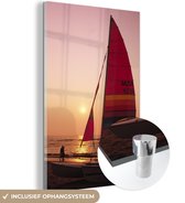 MuchoWow® Glasschilderij 40x60 cm - Schilderij acrylglas - Catamaran op het strand - Foto op glas - Schilderijen