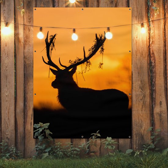 Tuinposter 120x160 cm - Tuindecoratie Hert - Oranje - Silhouet - Dieren - Natuur - Poster voor in de tuin - Buiten decoratie - Schutting tuinschilderij - Tuindoek muurdecoratie - Wanddecoratie balkondoek