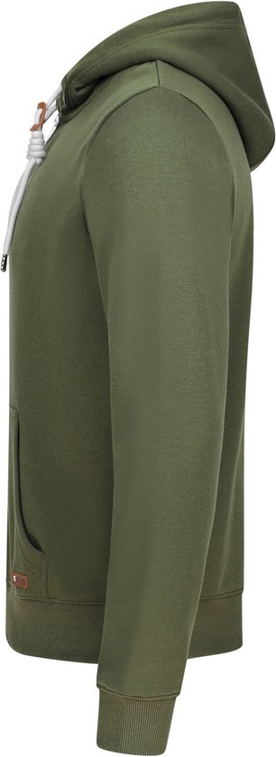 Zijaanzicht van de olijfgroene hoodie met rits, capuchon en steekzakken.