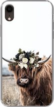Geschikt voor iPhone XR hoesje - Schotse hooglander - Bloemen - Dieren - Siliconen Telefoonhoesje