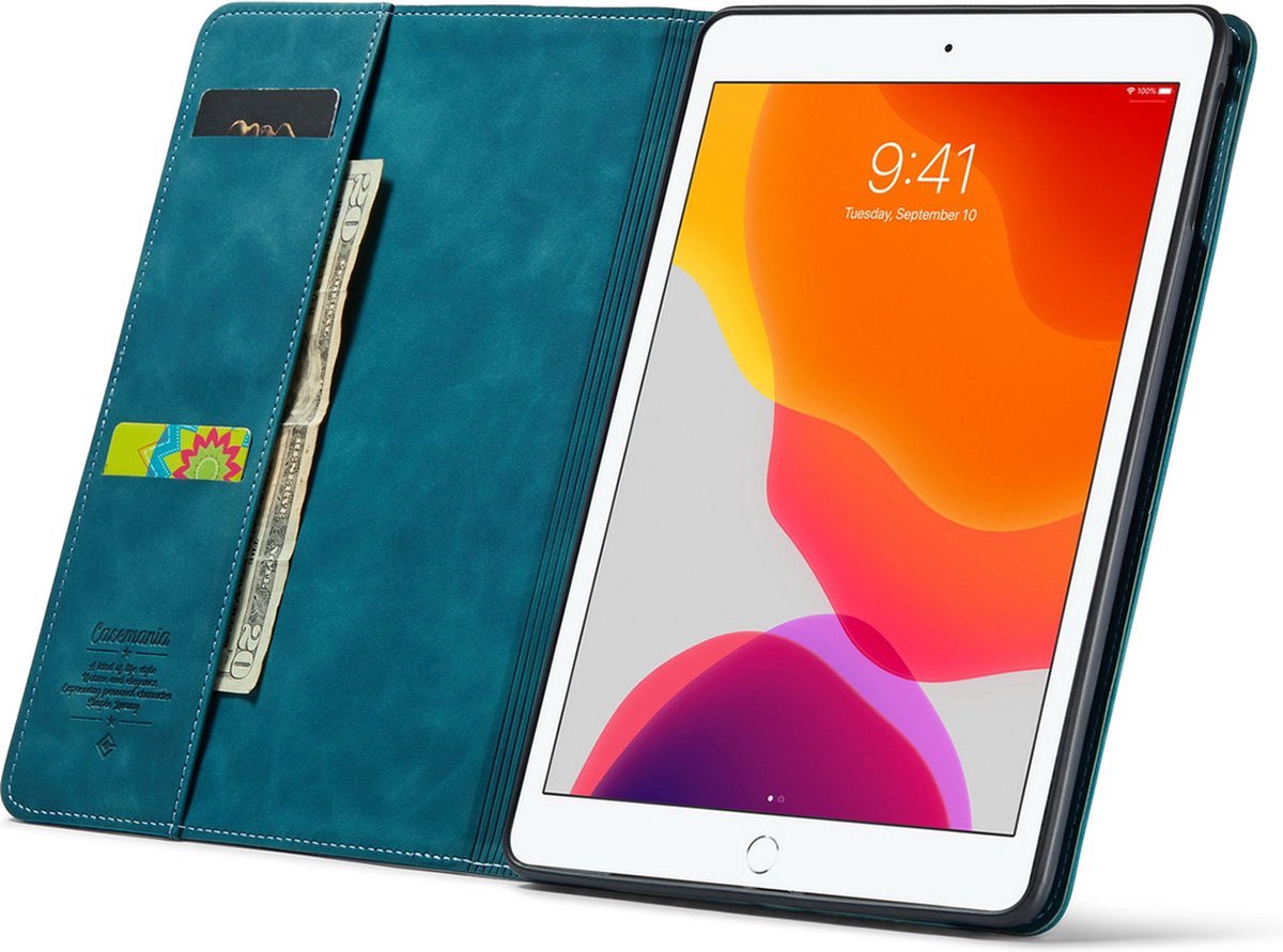 iPad 9.7 2018 (6e gen)/2017 Bookcase hoesje - CaseMe - Effen Groen - Kunstleer