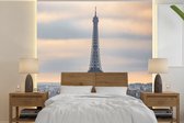Behang - Fotobehang Eiffeltoren - Parijs - Lucht - Breedte 280 cm x hoogte 280 cm