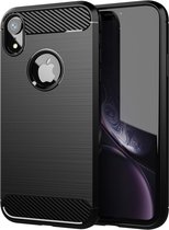 Cadorabo Hoesje geschikt voor Apple iPhone XR in Brushed Zwart - Beschermhoes van flexibel TPU siliconen in roestvrij staal-carbonvezel look Case Cover